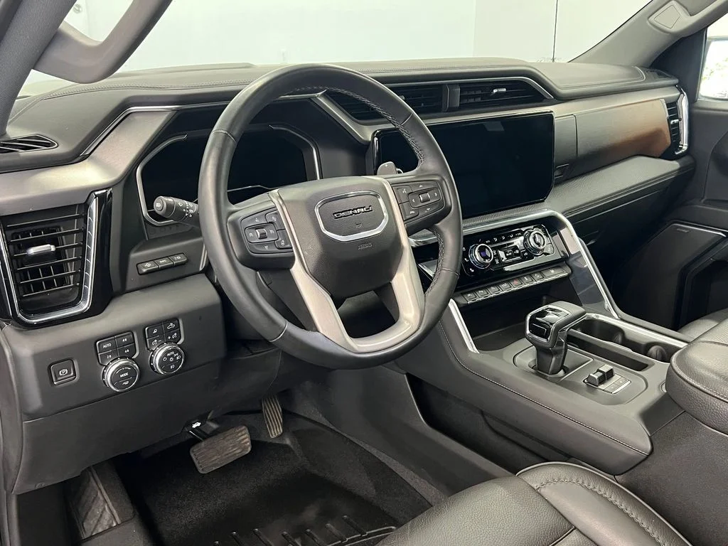Used 2023 Onyx Black GMC Denali image 4
