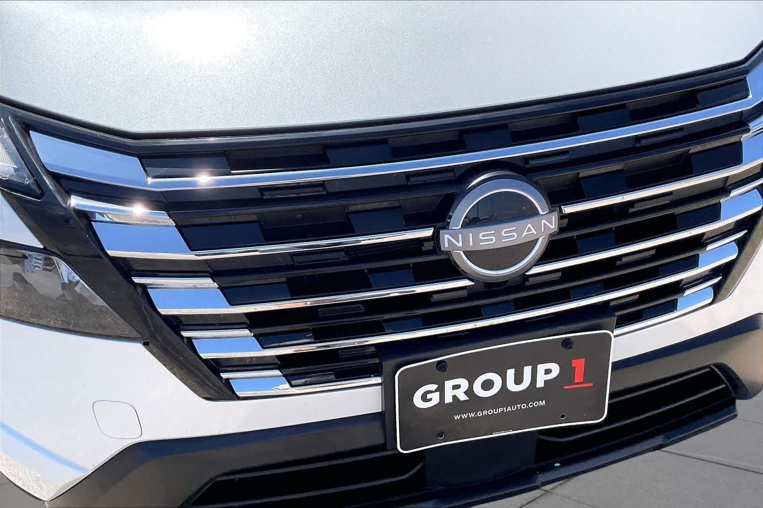 Used 2025 Everest White P Nissan SV image 28