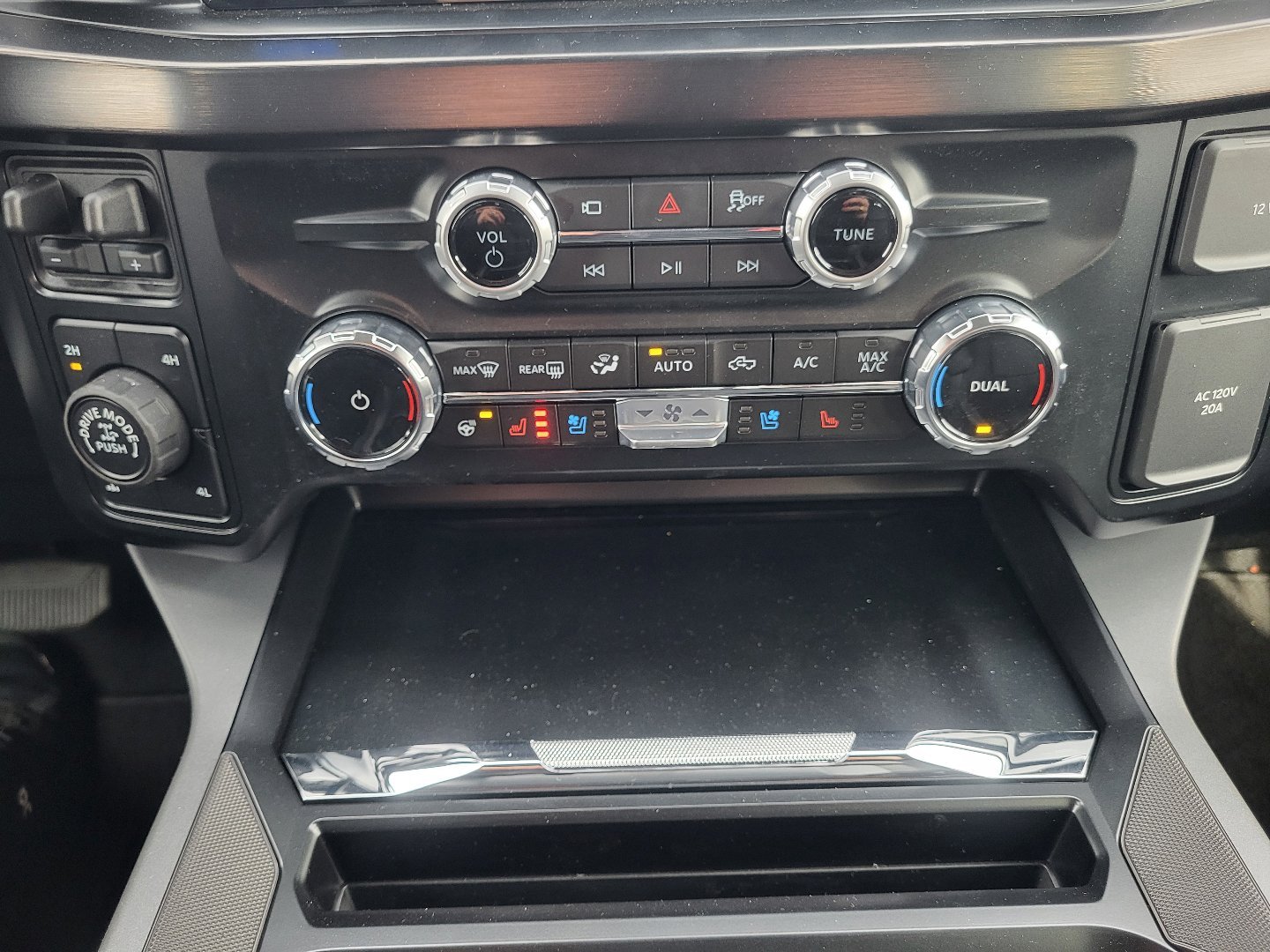 2026 Ford F-350 Super Duty Lariat - Photo 14