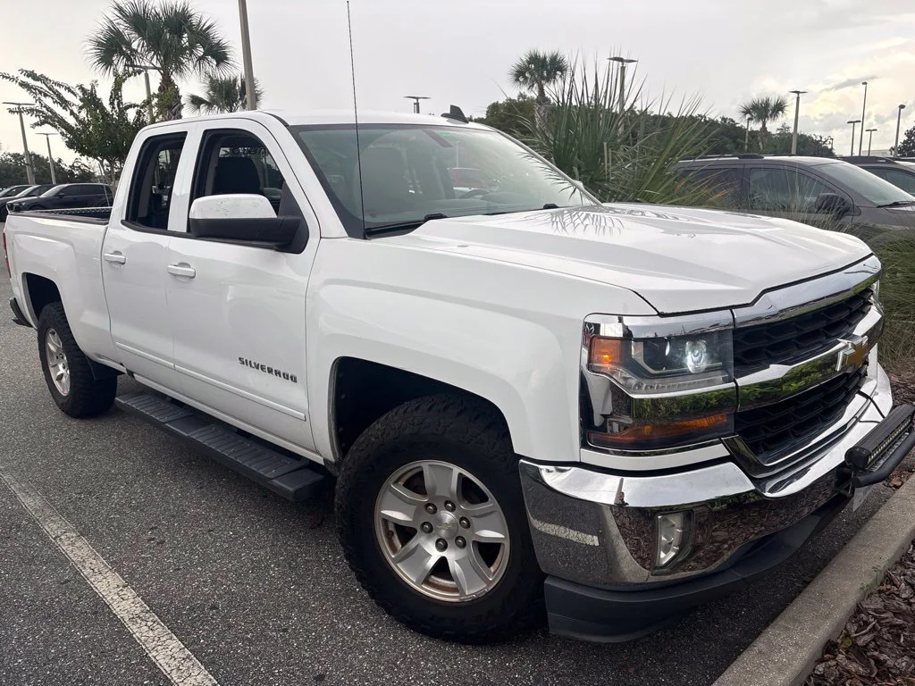 Used 2017 White Chevrolet LT image 15