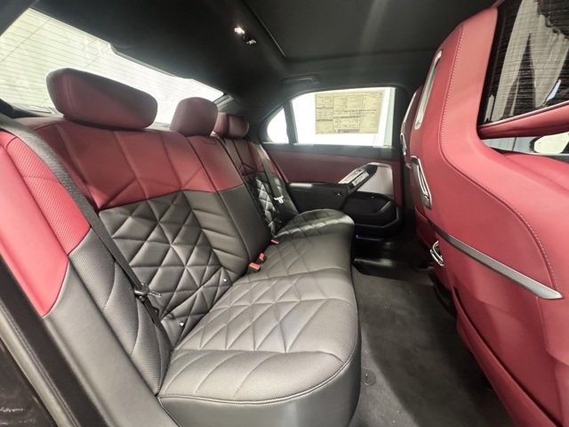 Used 2026 Black Sapphire Metallic BMW 740i xDrive image 21