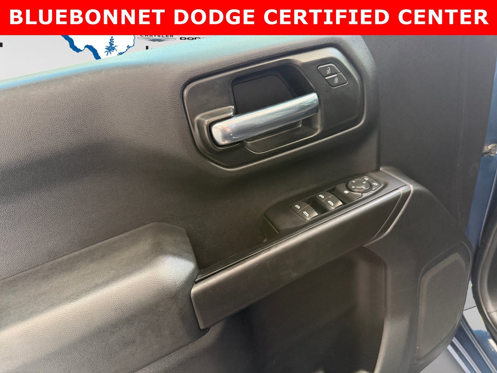 Used 2022 Northsky Blue Metallic Chevrolet Custom image 10