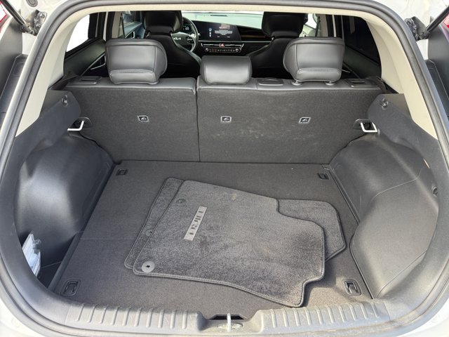 Used 2025 Snow White Pearl Kia EX image 17