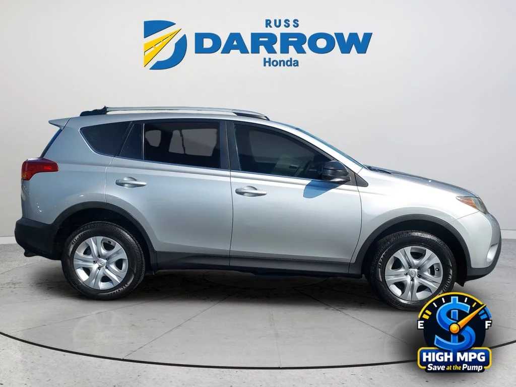 Used 2013 Silver Toyota LE image 6