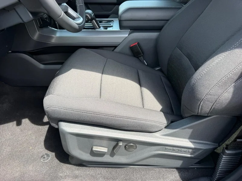 New 2026 Carbonized Gray Metallic Ford XLT image 19
