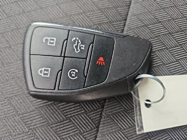 Used 2024 Summit White Chevrolet LT (2FL) image 28
