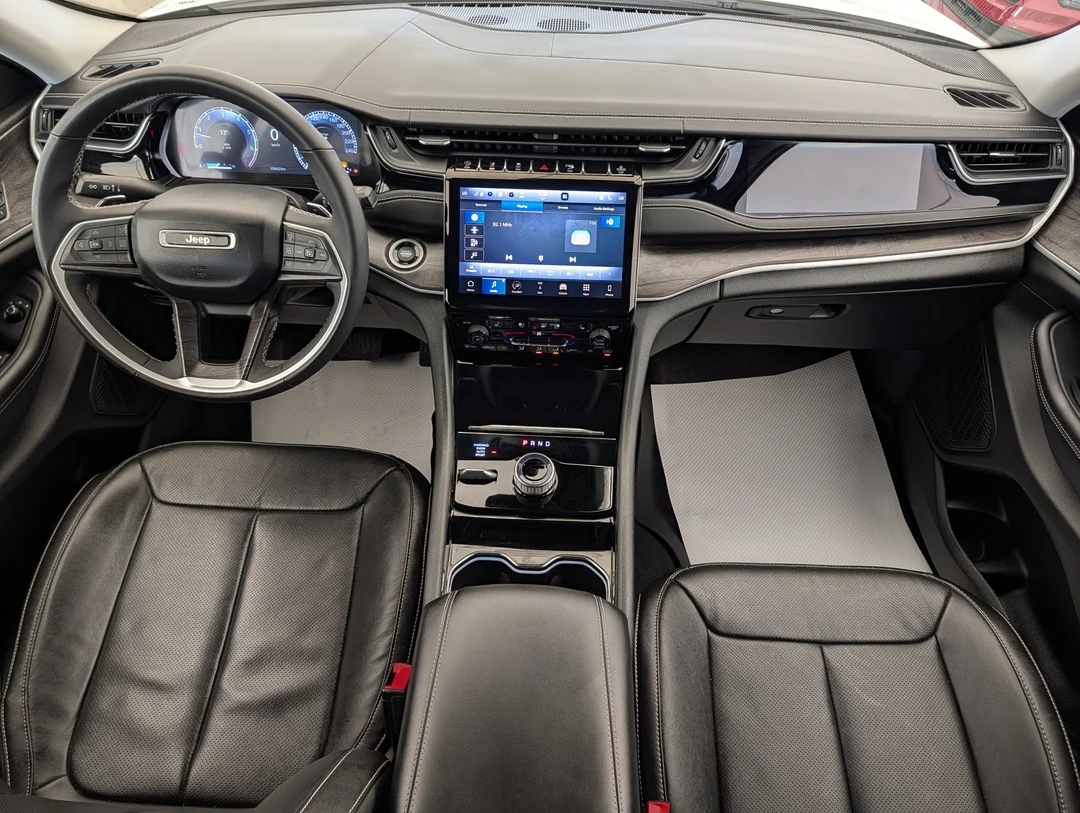 Certified Used 2023 White Jeep Limited - - 4x4 - Luxury Tech II - Command View Sunroof - Passenger Display & More! image 26