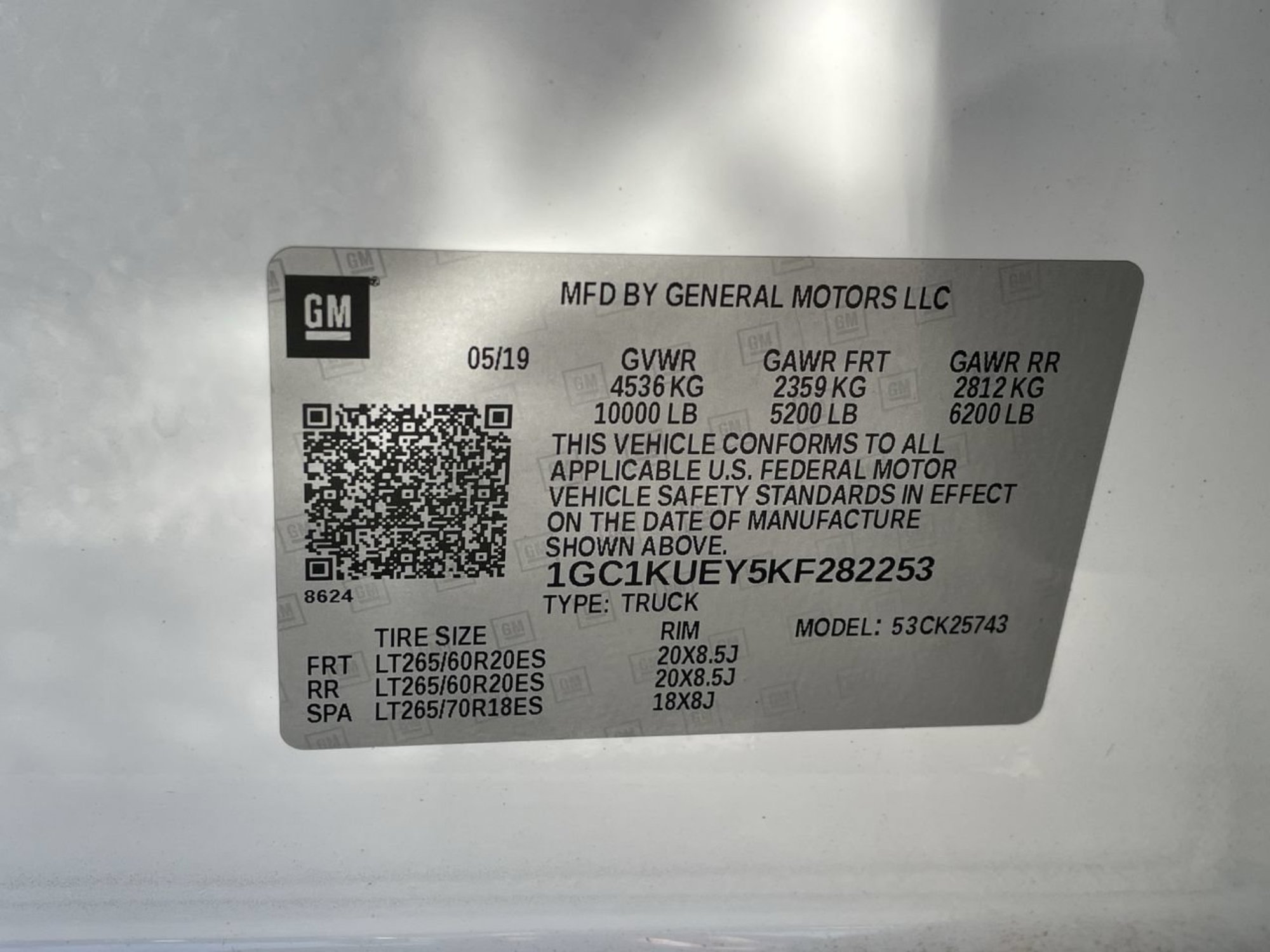 Used 2019 Summit White Chevrolet High Country image 35
