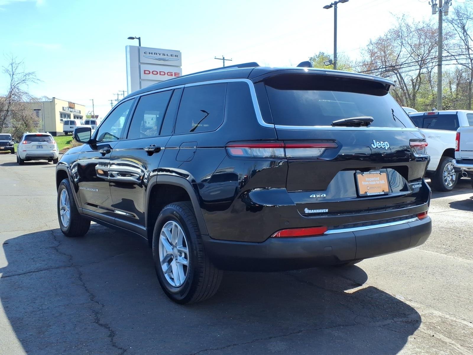 Used 2023 Black Jeep Laredo image 4