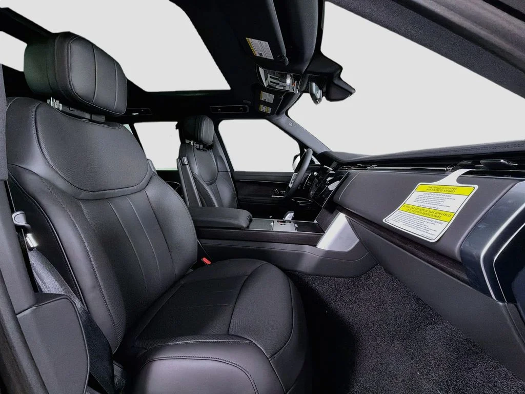 New 2026 Santorini Black Land Rover SE image 30