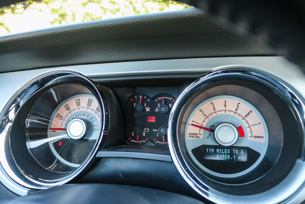 2010 Ford Mustang GT - Photo 27