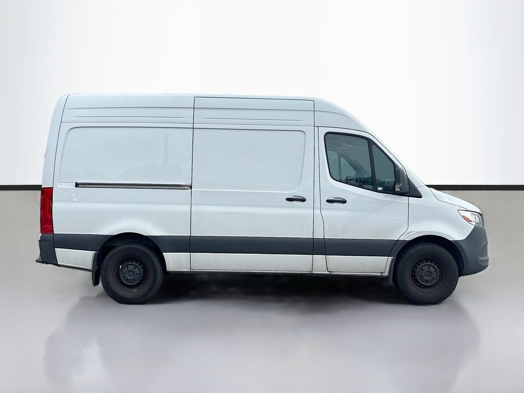 Used 2024 White Mercedes-Benz Cargo 144 WB image 2