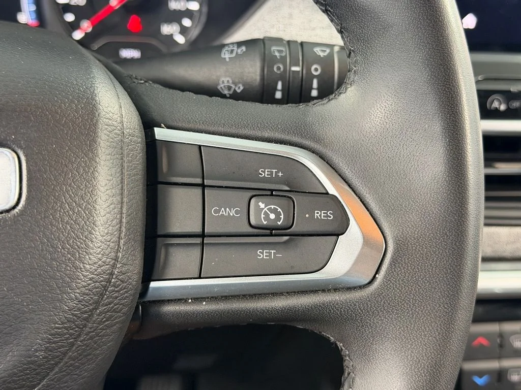 Used 2024 Black Jeep Latitude image 23