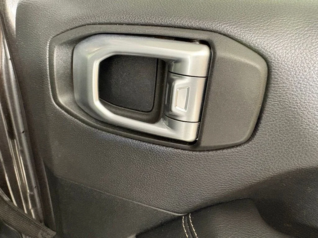 Used 2020 Gray Jeep Unlimited Sahara image 16