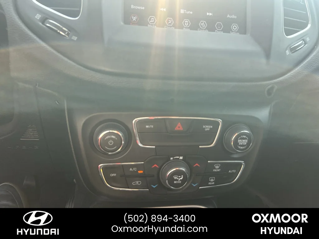 Used 2021 Olive Green Pearlcoat Jeep Latitude image 14