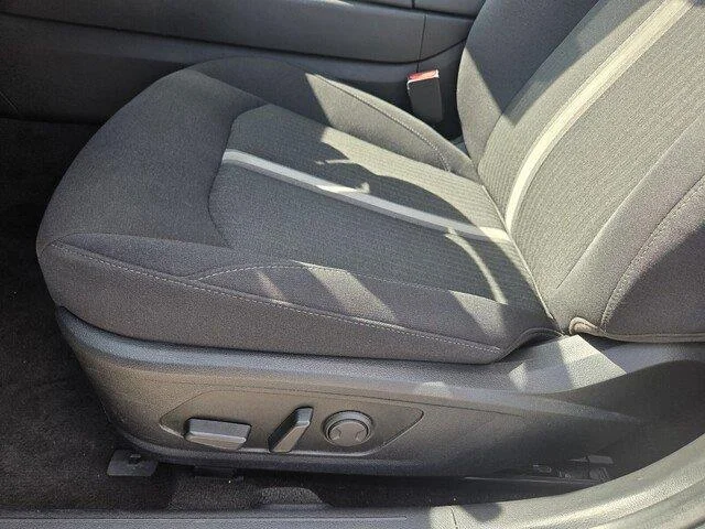 Used 2025 Aero Silver Hyundai SEL image 12