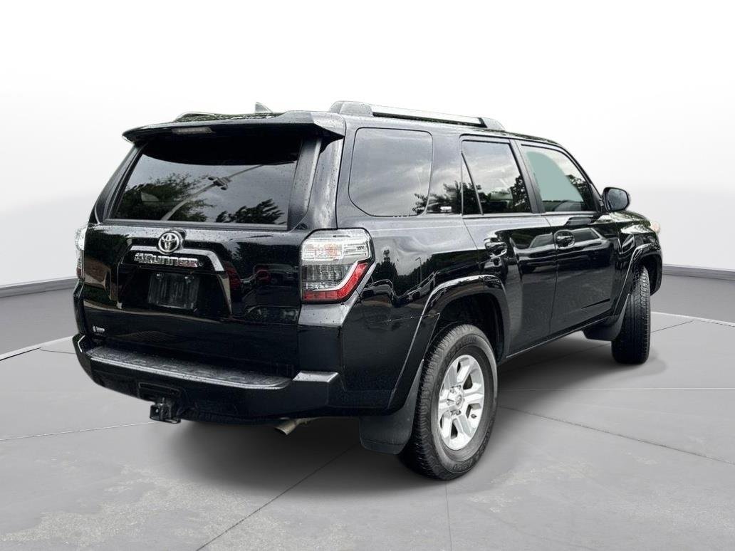 Used 2019 Midnight Black Metallic Toyota SR5 image 6