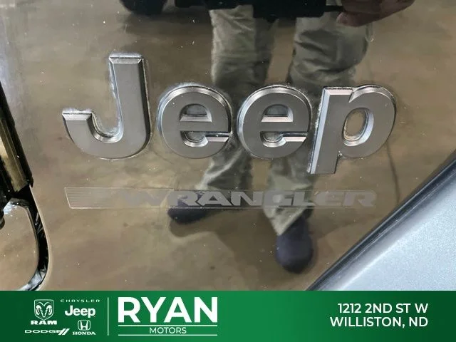 Used 2023 Black Jeep Sport image 40