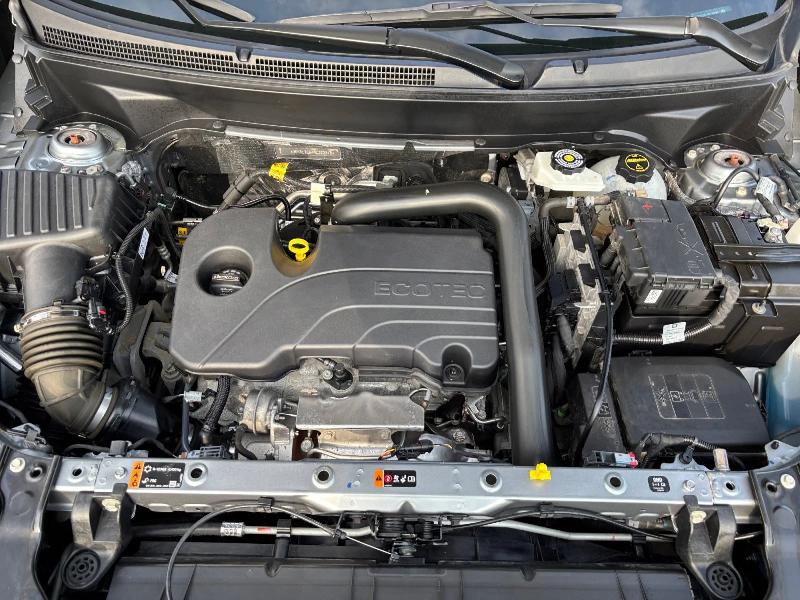 Used 2024 Summit White GMC SLE image 20