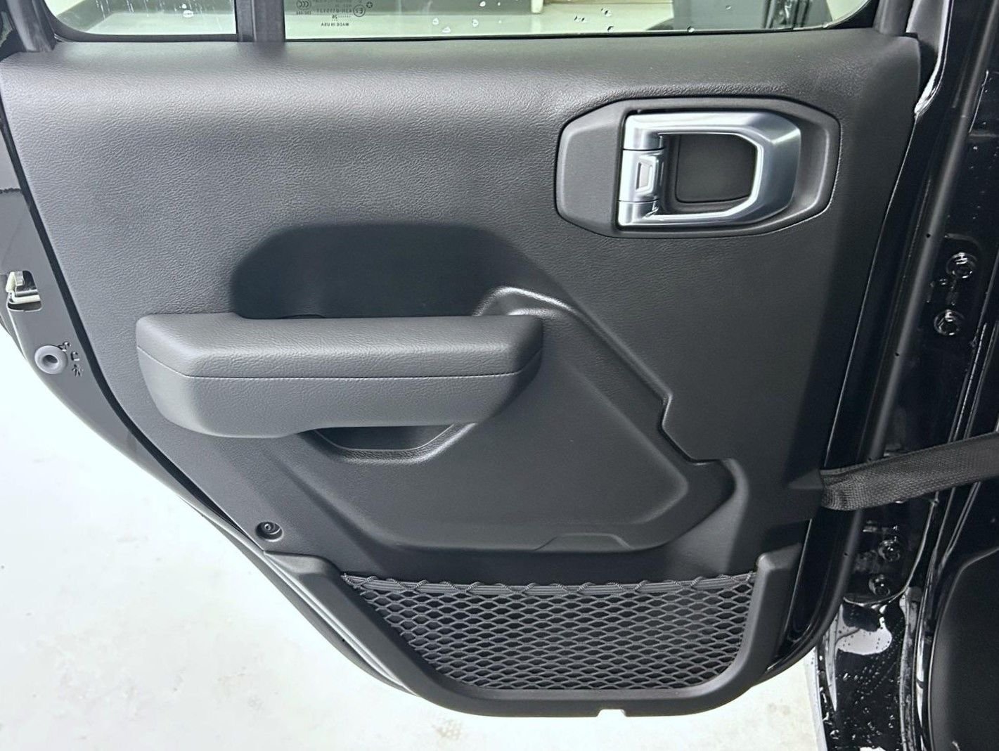 New 2026 Black Clear-Coat Exterior Paint Jeep Sport image 20