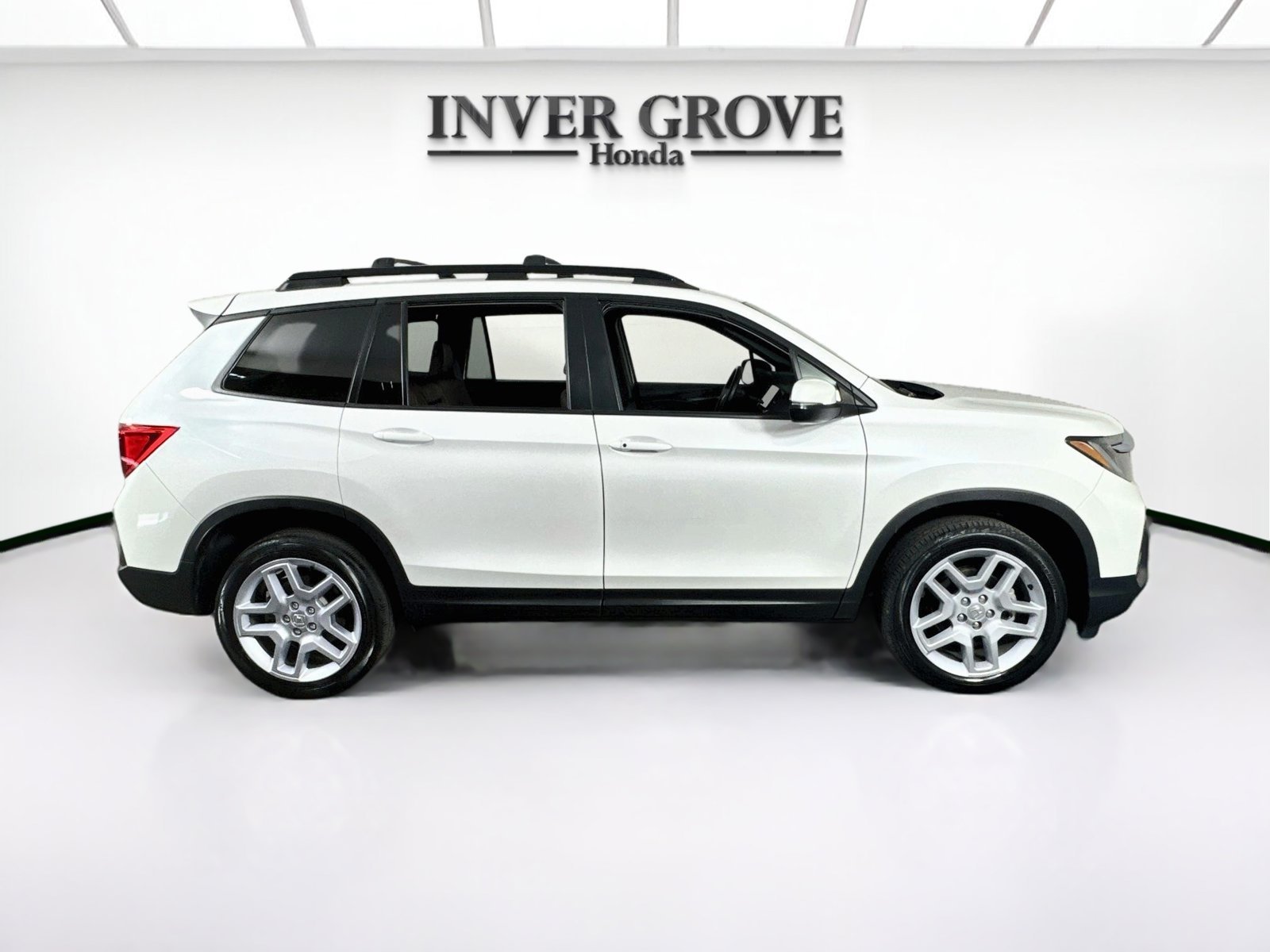 Used 2025 Platinum White Pearl Honda EX-L image 4