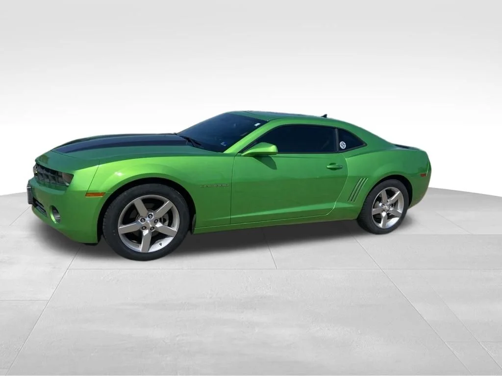 Used 2010 Green Chevrolet 1LT image 24