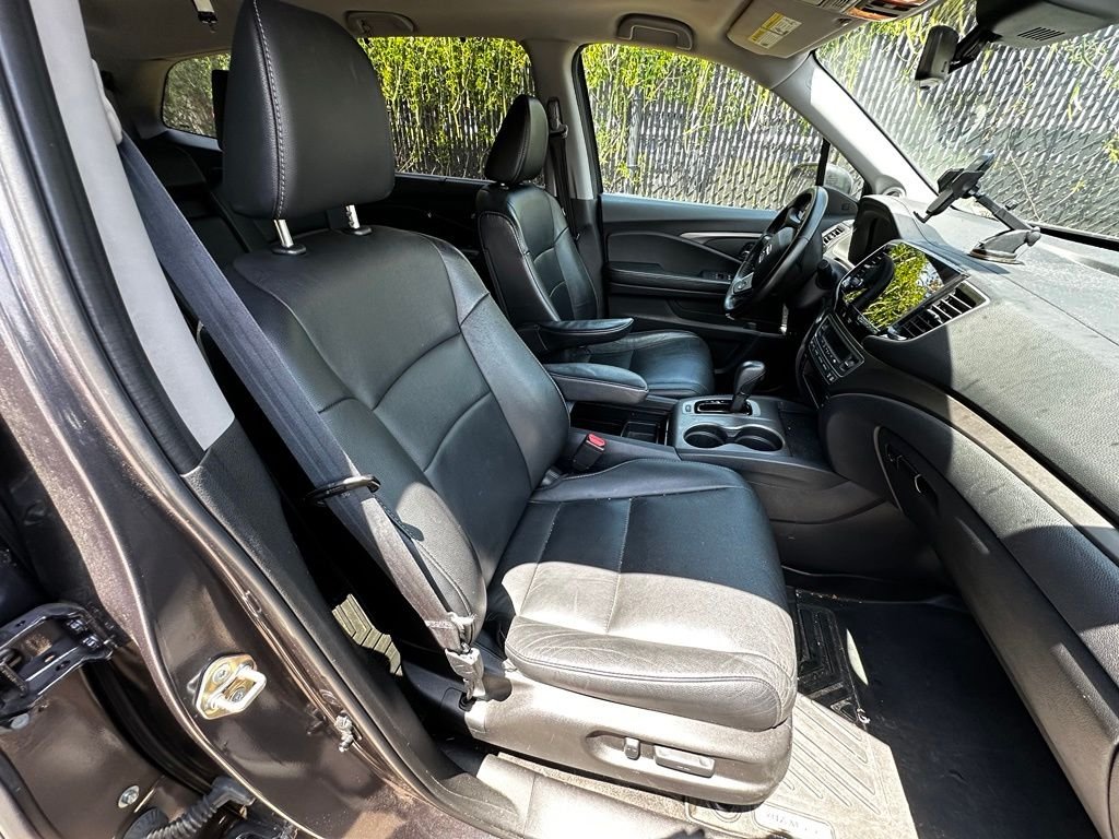 Used 2019  Honda EX-L image 18