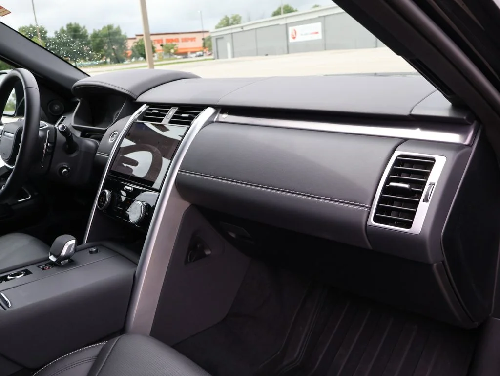 2025 Land Rover Discovery Metropolitan Edition - Photo 9