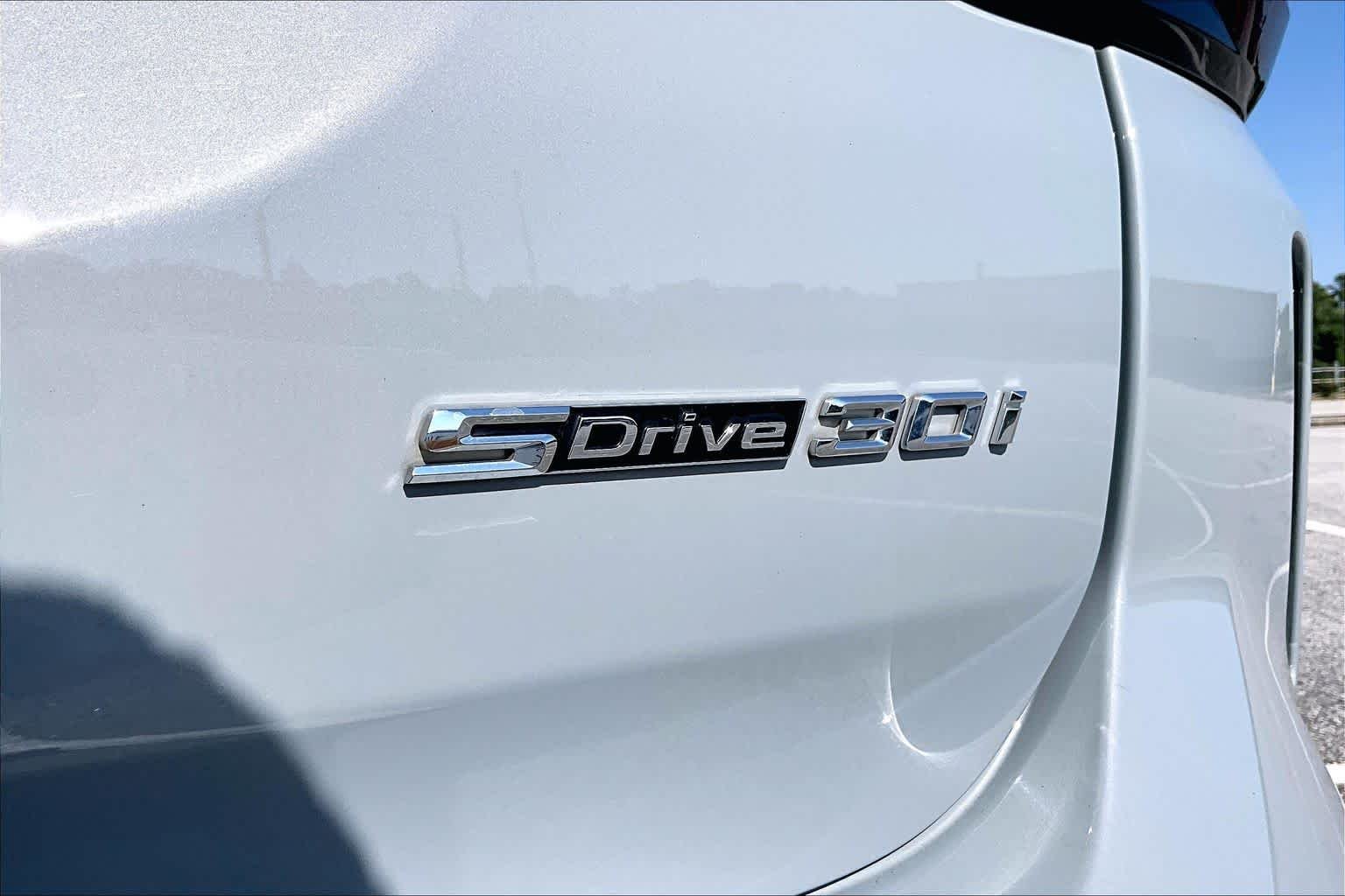 Used 2022 Brooklyn Grey Metallic BMW sDrive30i image 31