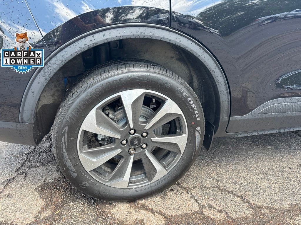 Used 2023 Black Metallic Ford Platinum image 11