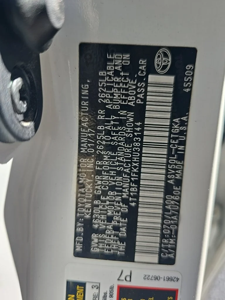 Used 2017 White Toyota XLE image 13