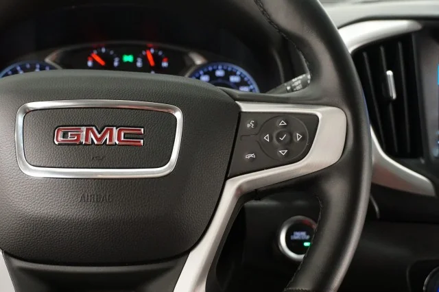 Used 2024  GMC SLT image 35