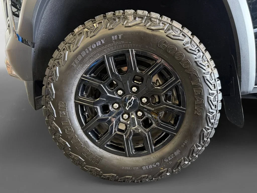 Used 2026 Black Chevrolet Trail Boss image 15
