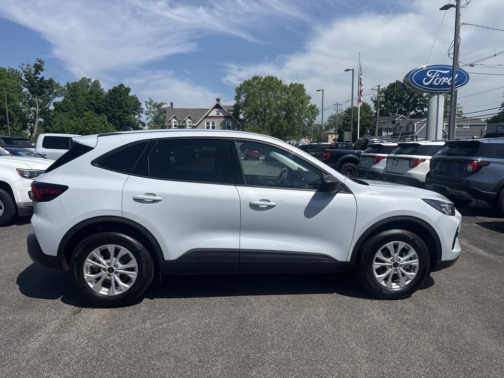 Used 2025 Silver Ford Active image 9