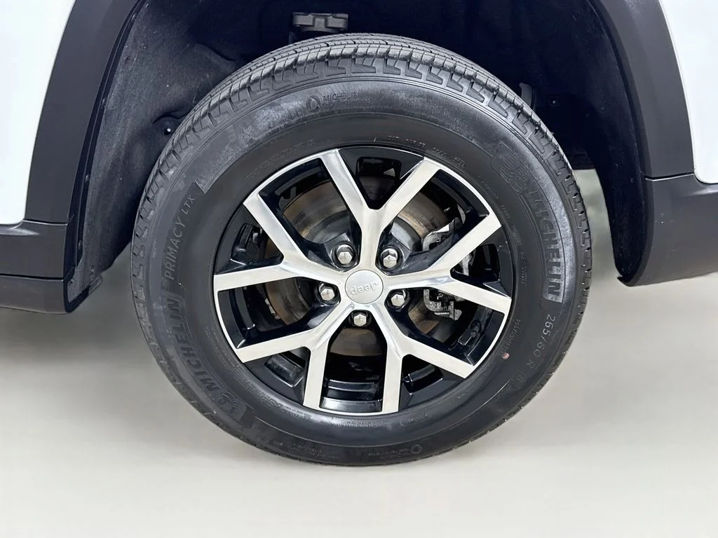 Used 2023 White Jeep Limited image 32