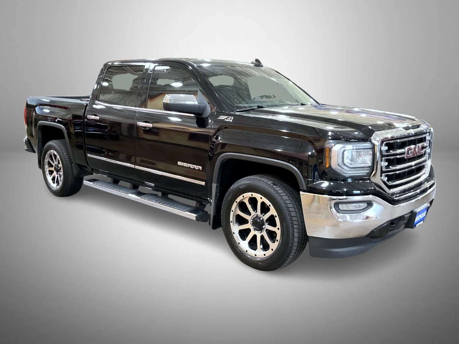 Used 2018 Black GMC SLT image 3
