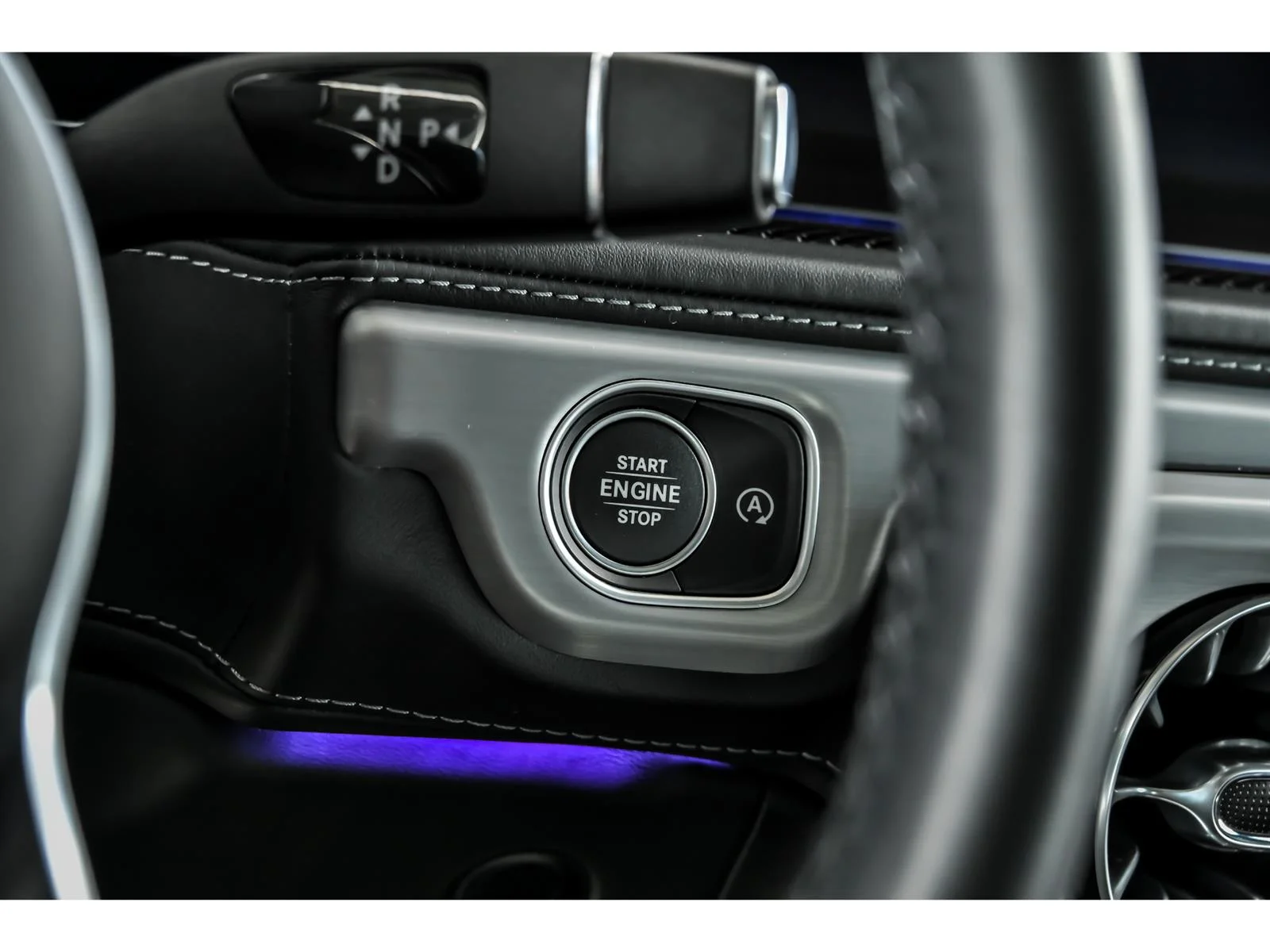Used 2022 Black Mercedes-Benz G 550 image 18