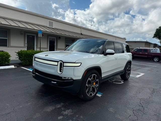 Used 2023 White RIVIAN Adventure image 1