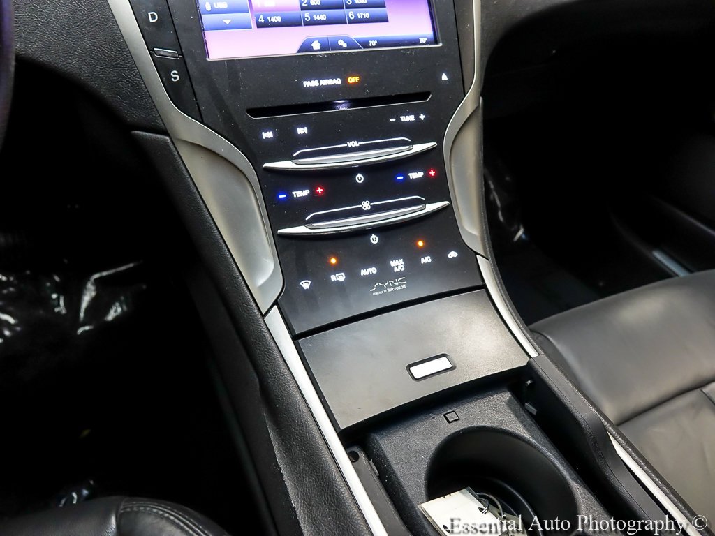 Used 2013 Quartz Metallic Lincoln Base image 17
