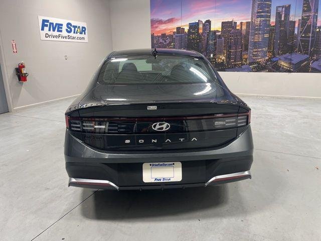 New 2026 Gray Hyundai SE image 26