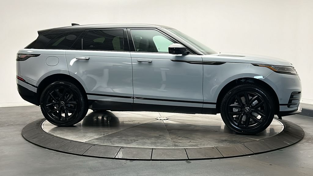 Certified Used 2026 Arroios Gray Metallic Land Rover Dynamic SE image 6