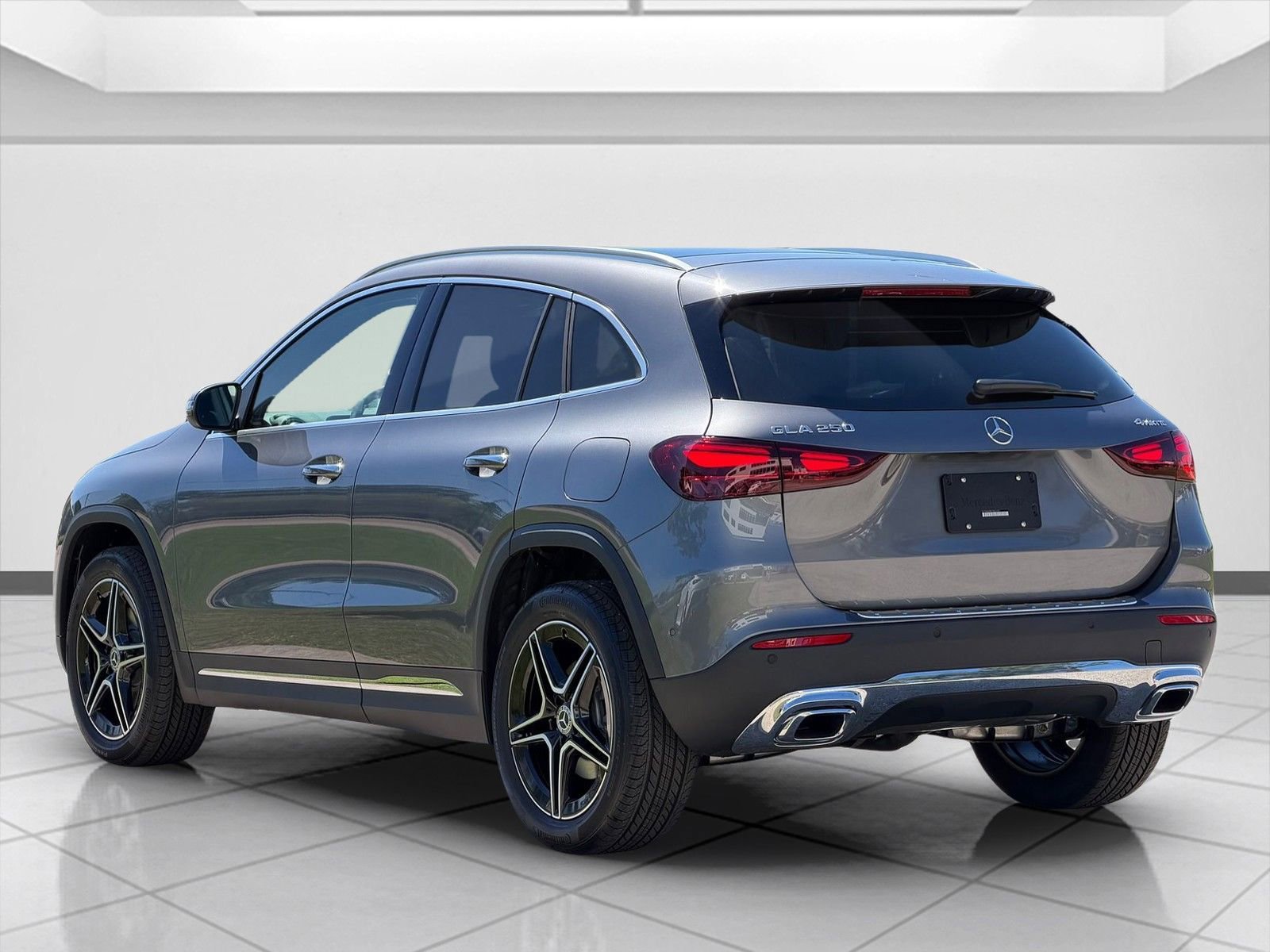 New 2026 Mountain Grey Metallic Mercedes-Benz GLA 250 image 27