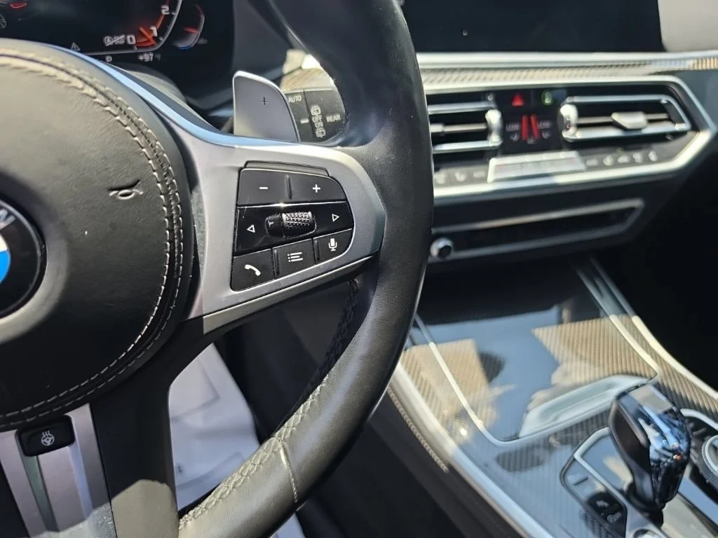 Used 2022 White BMW M50i image 21