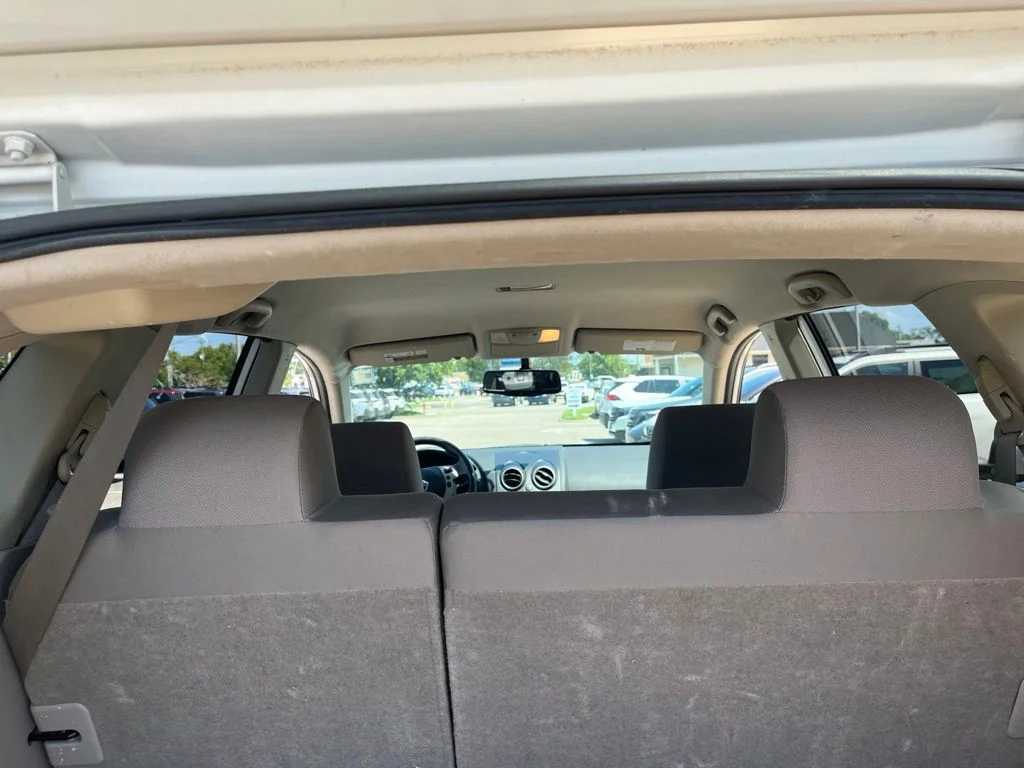 Used 2010 White Nissan S image 9