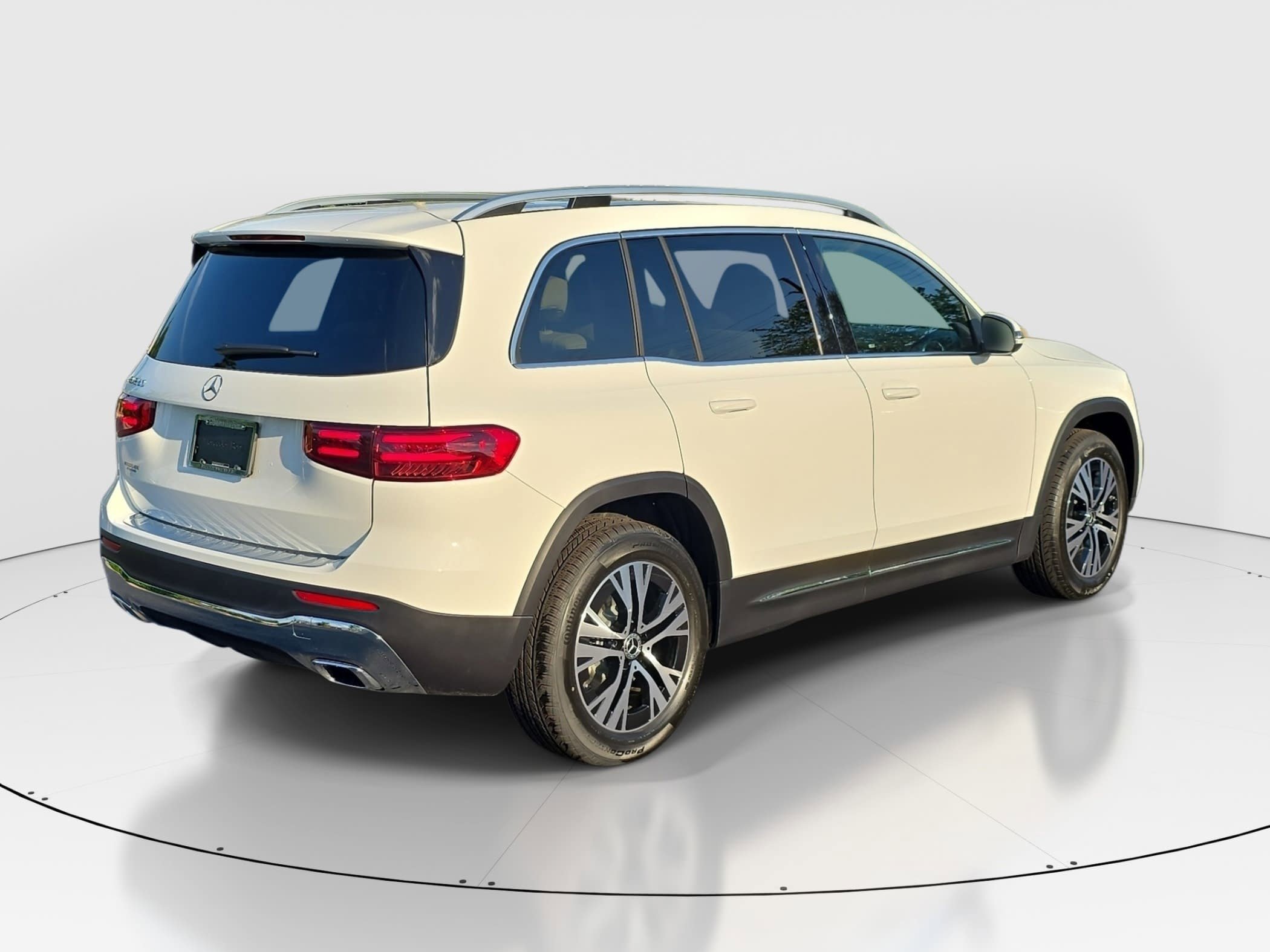 New 2026 Polar White Mercedes-Benz GLB250 image 5