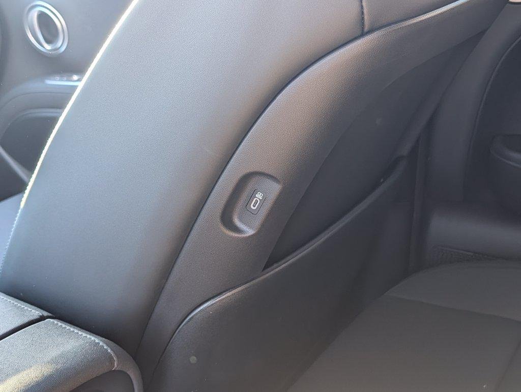 New 2027 Silver Hyundai Blue SEL Premium 7P image 17