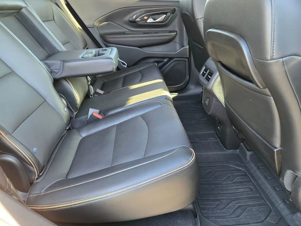 Used 2023 Ebony Twilight Metallic GMC AT4 image 14