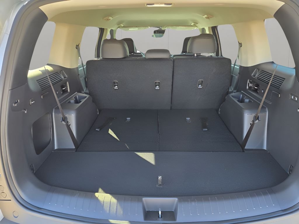 Used 2026 Shimmering Silver Hyundai SEL image 26
