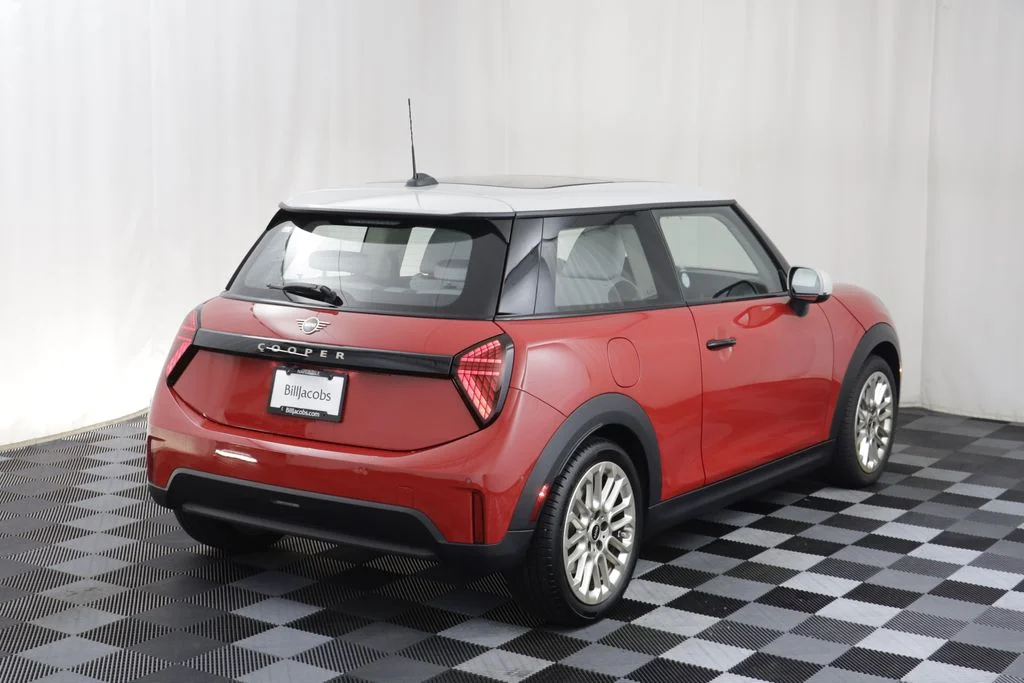 Certified Used 2026 Chili Red MINI Signature Plus image 17