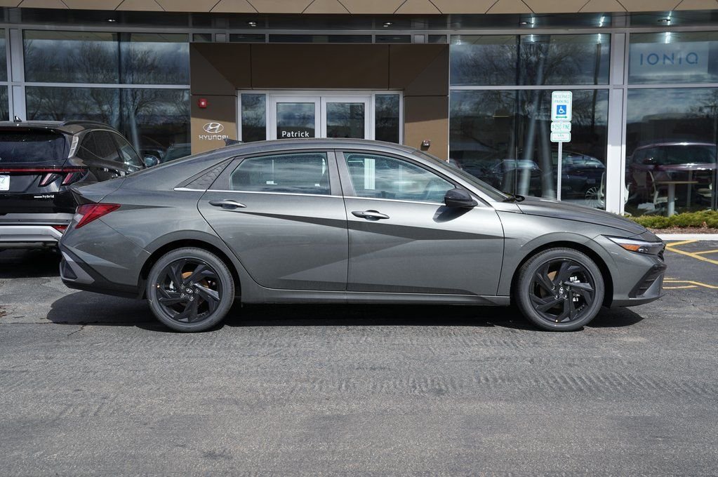 New 2026 Amazon Gray Hyundai SEL Sport Premium image 22